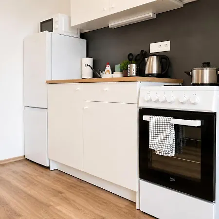 Modern Near Mendel Square - Gp *